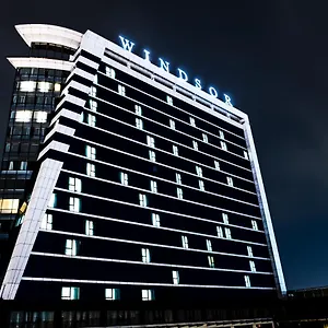 Windsor & Convention Center Szálloda