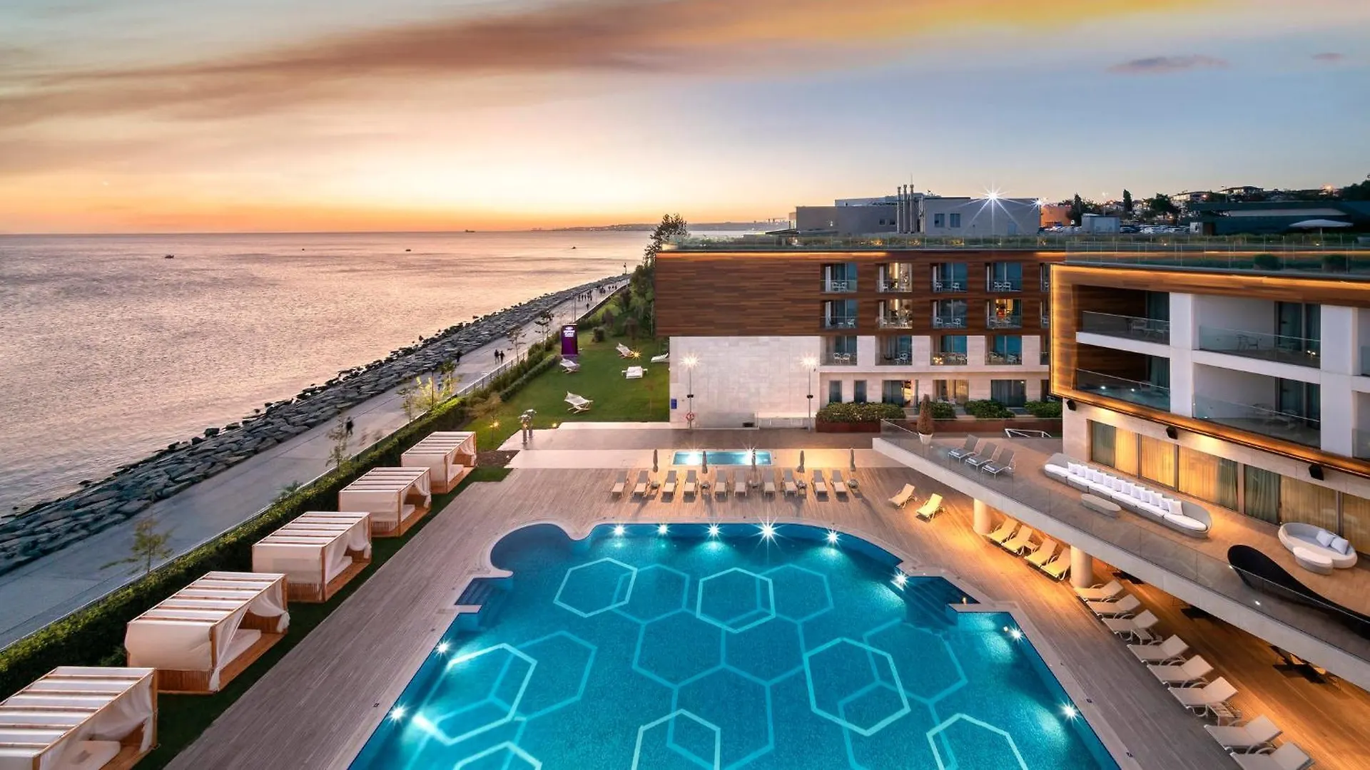 Crowne Plaza Florya Istanbul By Ihg Hotel 5*,