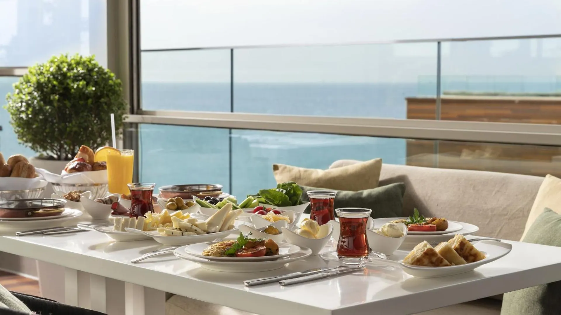 Hotel Crowne Plaza Florya Istanbul By Ihg